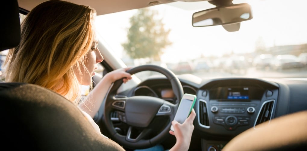 TIPS TO KEEP YOU FROM BECOMING A DISTRACTED DRIVER