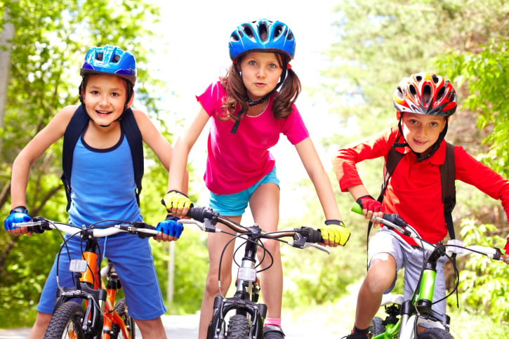 Children on bikes